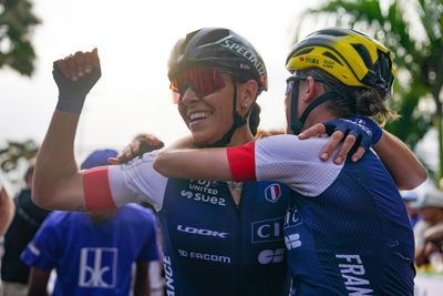 'Alone we go fastest, together we go furthest' – Marion Bunel buries herself to deliver Célia Gery to under-23 road race world title