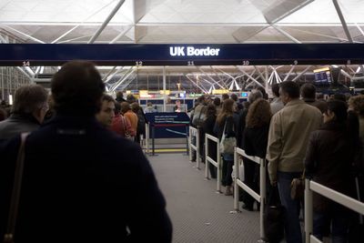 Migration drives jump in UK population of three-quarters of a million