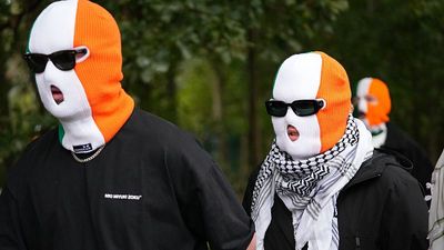 British court throws out terror-related charge against Kneecap member Liam Óg Ó hAnnaidh