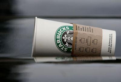 Starbucks to Close Underperforming Stores, Cut 900 Jobs in $1 Billion Overhaul