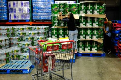 US Fed's Preferred Inflation Gauge Rises, With More Cost Pressures Expected