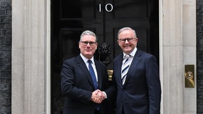 Right royal welcome for PM Albanese on British visit