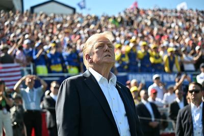 No matter how much he blames Democrats, Trump would own a government shutdown