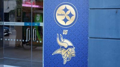 Steelers Practice in Irish-Language Jerseys Ahead of Dublin Game Against Vikings