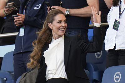 Kate sends good luck message to England for Rugby World Cup final