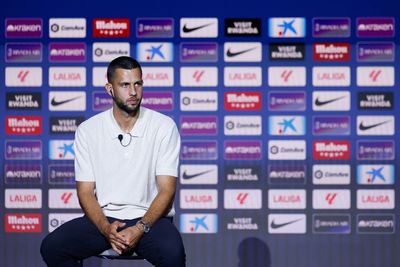 'He's screaming a lot and I was like 'Am I doing something wrong?'' Arne Slot pupil getting used to new surroundings ahead of Madrid derby
