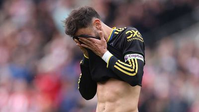 Man Utd Player Ratings vs. Brentford: Sesko Scores, Fernandes Misses Penalty in 3–1 Defeat