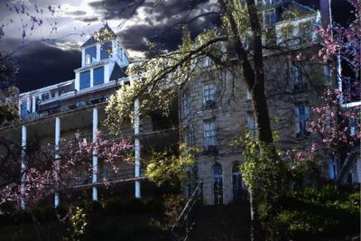Murdered guests, unsettling smells and Stephen King’s inspiration: Welcome to the spookiest hotels in the US