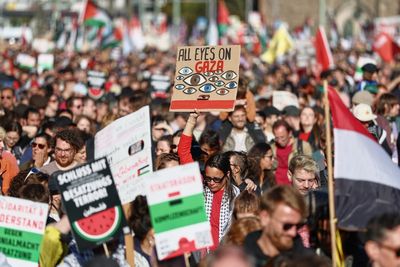 Tens of thousands protest in Berlin and call for end to the Israel-Hamas war