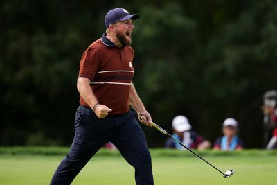 Shane Lowry fires two-word expletive at American fan in controversial Ryder Cup match