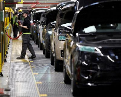 UK government will underwrite £1.5bn loan guarantee to Jaguar Land Rover after cyber-attack