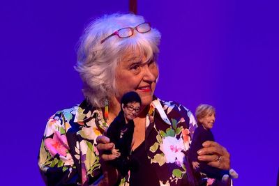 Win Win contestant surprises Mel Giedroyc and Sue Perkins with lookalike dolls