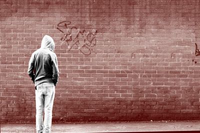 Elijah used to carry knives to feel safe. After leaving a Melbourne youth gang he chose a different path