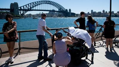 'So much harder': extreme heat, care work and the city