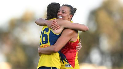 Crows fly past Swans to toast Marinoff's milestone