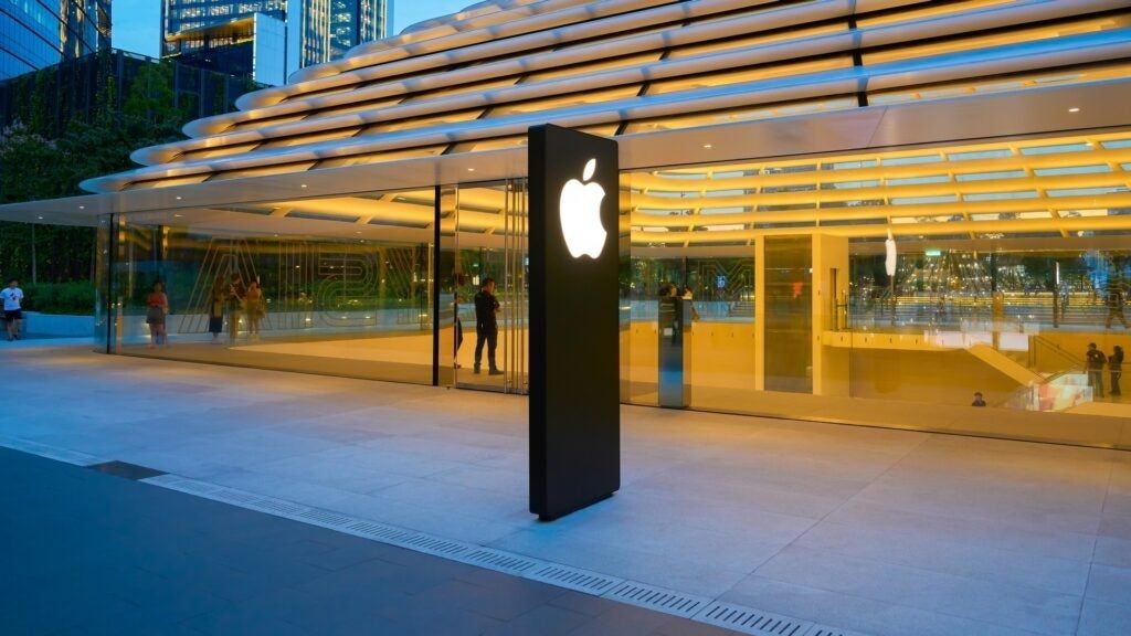 Apple's iPhone 17 Demand, Oracle's Co-Ceo Shuffle,…