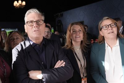 Starmer walks out of pub after Newcastle United score against Arsenal