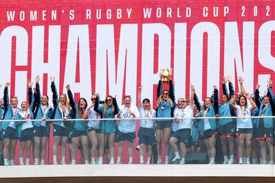 Rugby fans hail Red Roses as ‘cracking inspiration’ at rainy celebration