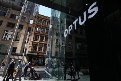 Albanese government urged to protect Australians on aid ships bound for Gaza – As it happened