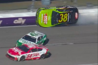 Zane Smith rides along wall sideways, flipping upside down in strange crash