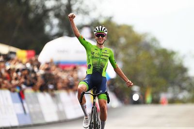 As it happened: Huge gaps in ultra-attritional Elite men’s World Championships road race