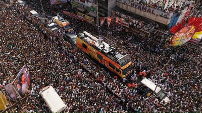 At least 40 dead and 124 injured in crush at Vijay rally in India