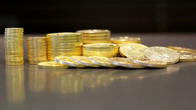 Gold prices hit a record high as uncertainty mounts in the US