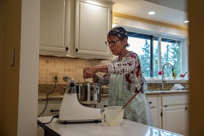 Home bakers donate fresh bread to food banks thanks to this Seattle nonprofit