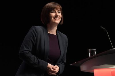 Students on ‘priority courses’ will receive maintenance grants, says Phillipson