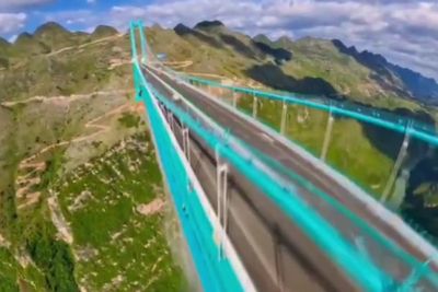 World’s highest bridge unveiled at more than 2,000ft above ground