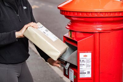 Royal Mail to take on 20,000 new workers over busy festive period