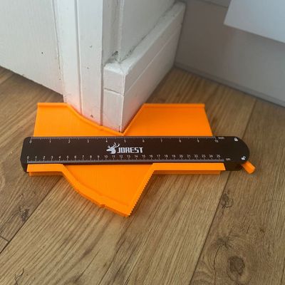 I’m shocked more people haven’t heard of a contour gauge – it makes laying flooring and tiling so much easier for DIYers (and it costs less than £15)