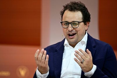 Anthropic Launches New AI Model, Touting Coding Supremacy