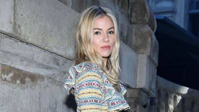 Patch pocket jeans are everywhere this season, and Sienna Miller is the ultimate inspiration