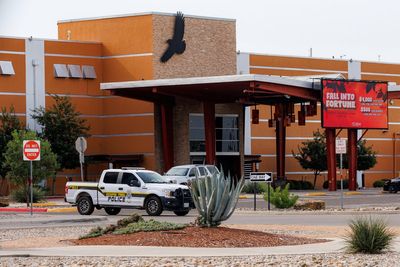 2 killed, 5 wounded when man opened fire in casino parking lot in Texas, authorities say