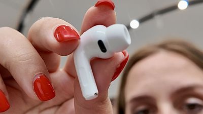 How to track your heart rate with the Apple AirPods Pro 3