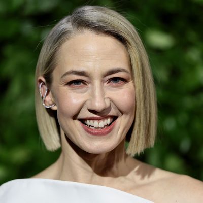 Carrie Coon’s Pixie Cut Is So Good, I’m Ready to Grab Some Shears and Risk It All