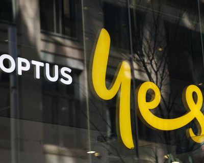 Optus boss ‘has a lot of work to do’, Anika Wells says after meeting telco in wake of triple-zero outages
