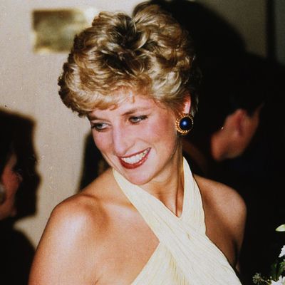 Royal Hairdresser Says Princess Diana "Smuggled" Tabloids Into the Palace Because "She Wasn't Allowed to See" Them