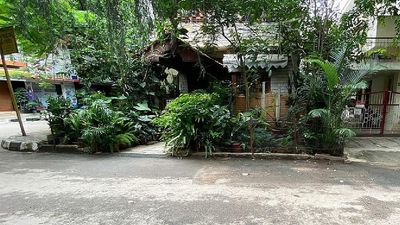 Encroachment menace in Bengaluru locality leaves pavements unusable for pedestrians