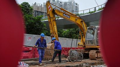 China's factory activity contracts again as trade tensions simmer