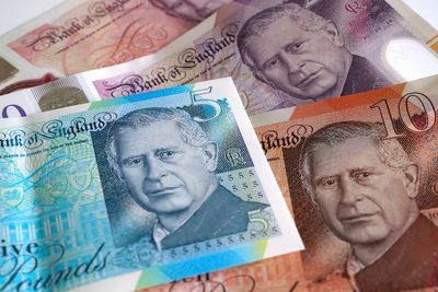 UK growth slowed sharply in second quarter, ONS confirms