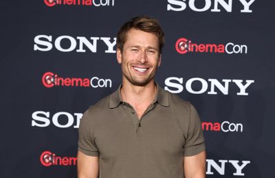 Glen Powell stopped drinking for Chad Powers part