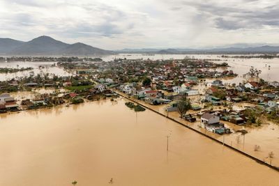 Long-lasting Typhoon Bualoi Devastates Vietnam, Killing 19