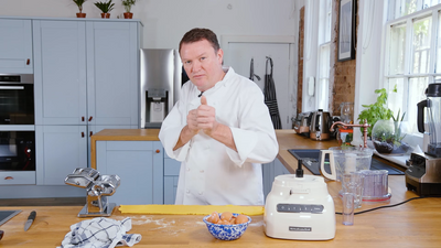 How to make tomato pasta sauce with Theo Randall