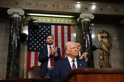 JD Vance Warns Government Shutdown Will Happen, But Bull Market Remains Intact, Analysts Say 'Buy The Dip'