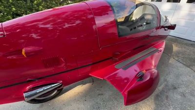 This Motorcycle Car Thing Has Outriggers Like a Boat