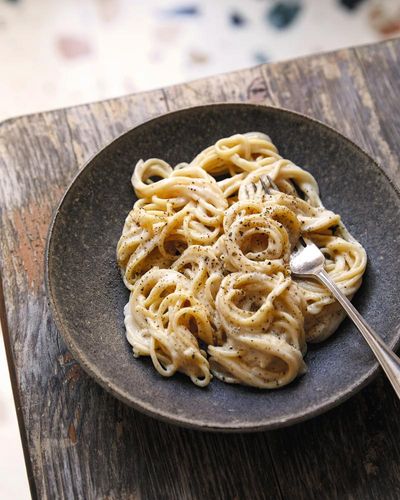 How to avoid clumpy cheesy pasta sauces