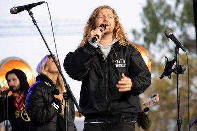 Worship leader Sean Feucht mismanaged millions in ministry funds, former associates say