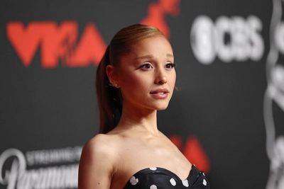White House fumes at Ariana Grande after she asks MAGA if their lives are better under Trump